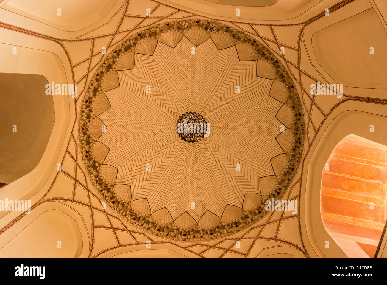 Mughal Ceiling Design Stock Photo Alamy
