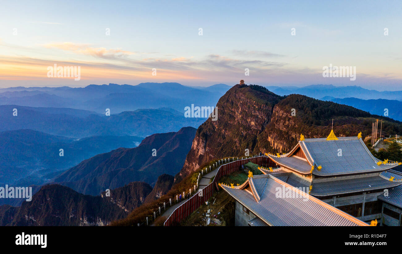 Golden temple on Wanfo Peak, Emeishan or Emei Mountain, Sichuan Province, China Stock Photo