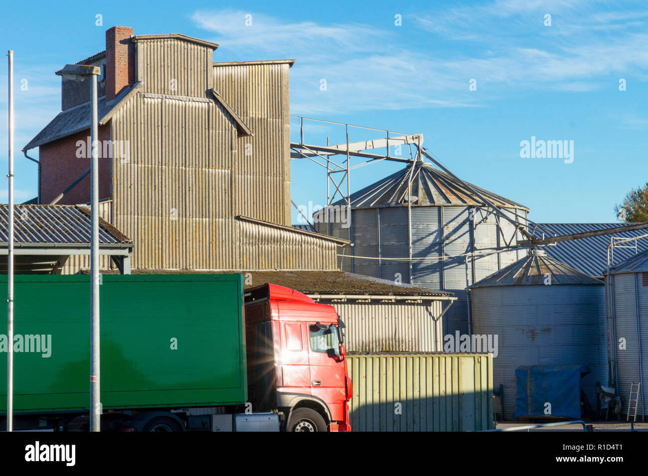 Animal feed technology hires stock photography and images Alamy