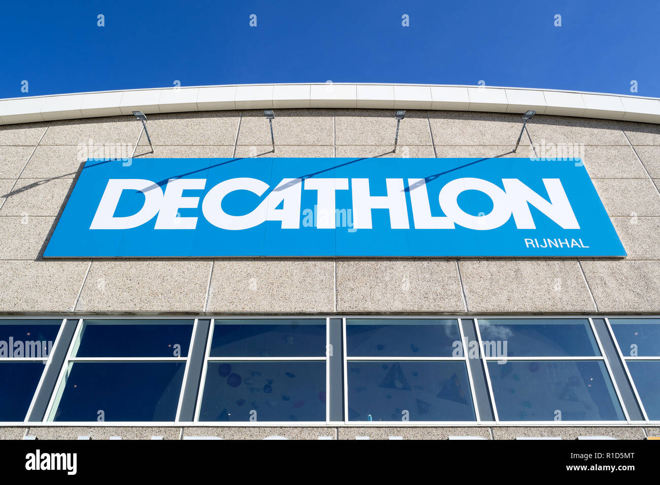 Exterior View Of Decathlon Sporting Goods Flagship Store Close To San  Francisco California Stock Photo - Download Image Now - iStock