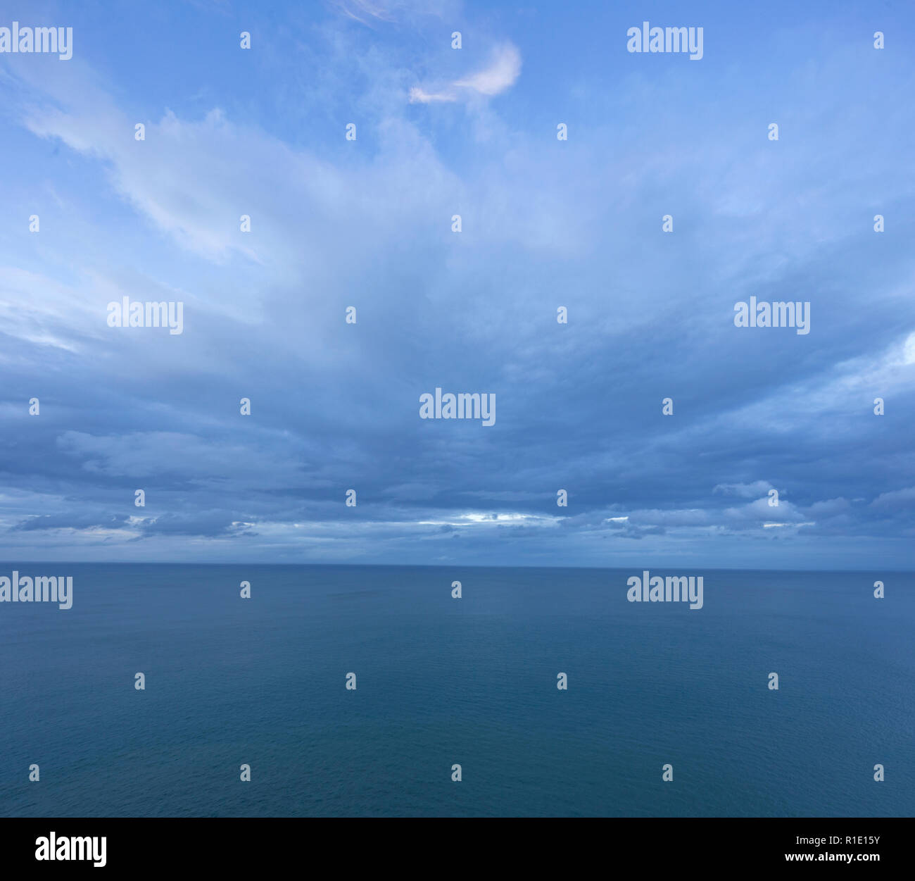 Ocean sky uk hi-res stock photography and images - Alamy