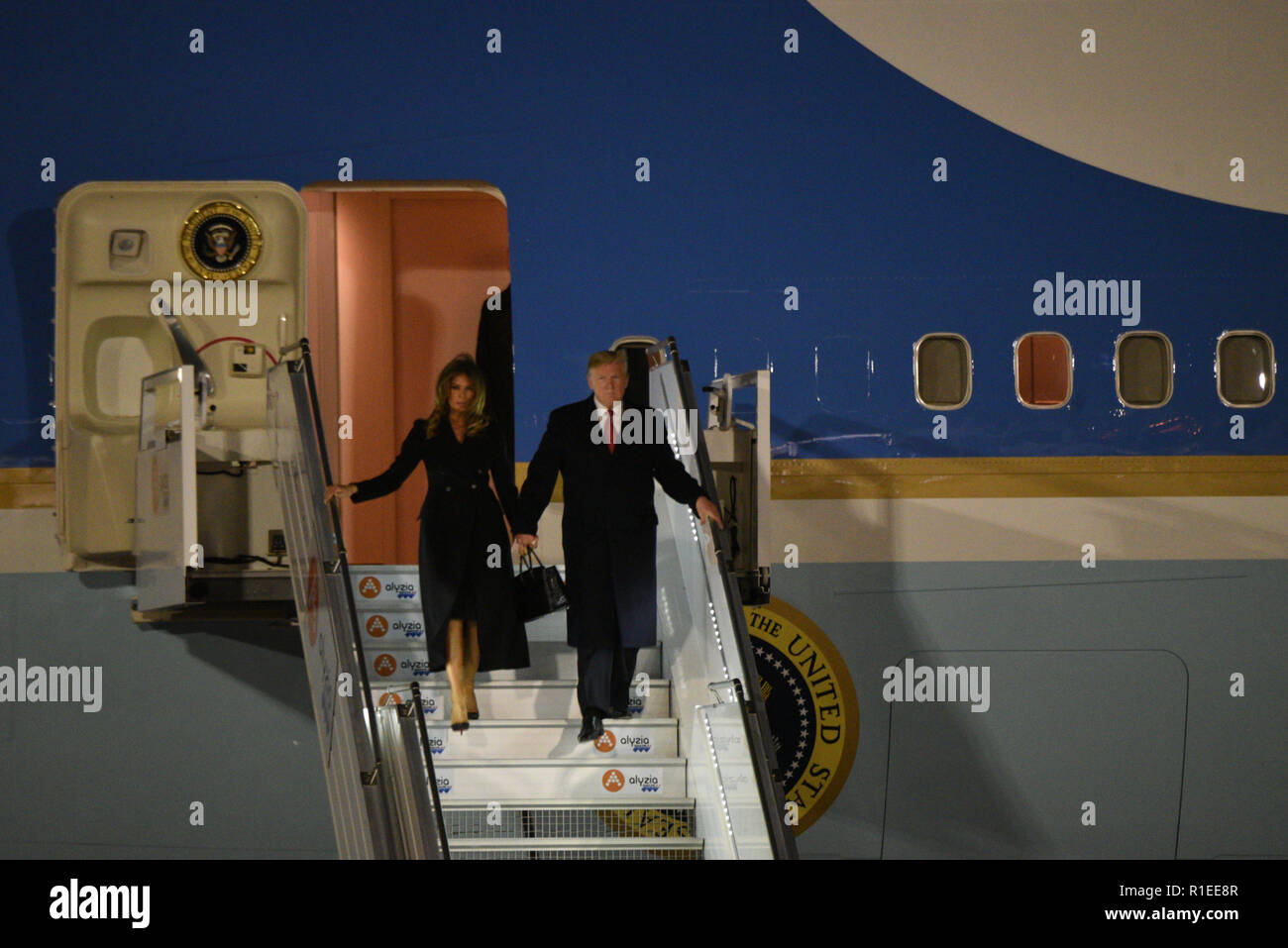 November 09, 2018 - Paris, France: US President Donald Trump and his wife Melania leave US Air Force One after their arrival in the airport of Paris Orly. Le president americain Donald Trump et son epouse Melania descendent de l'Air Force One a leur arrivee a l'aeroport d'Orly. *** FRANCE OUT / NO SALES TO FRENCH MEDIA *** Stock Photo