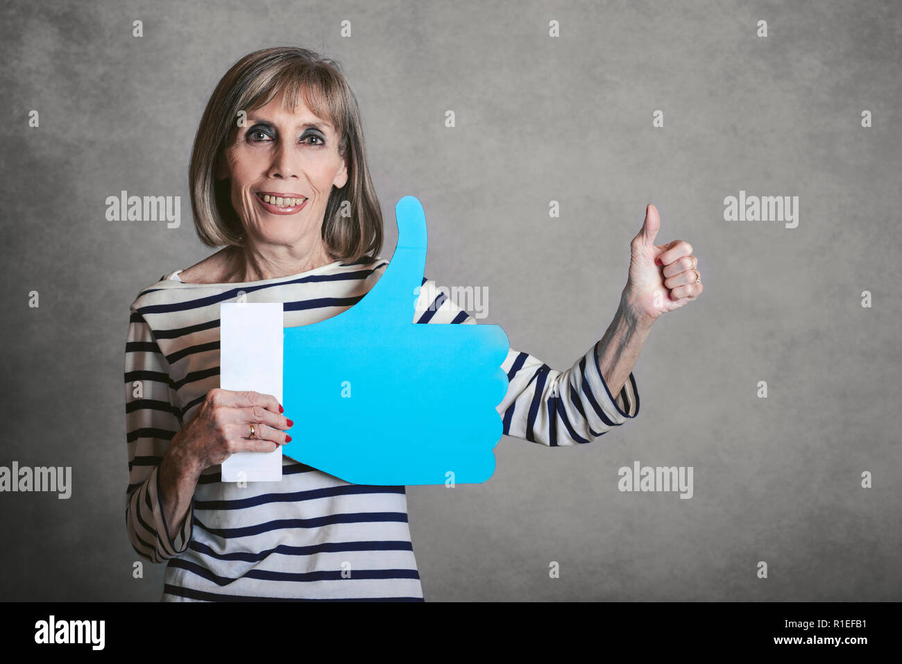 Grandmother icon hi-res stock photography and images - Alamy