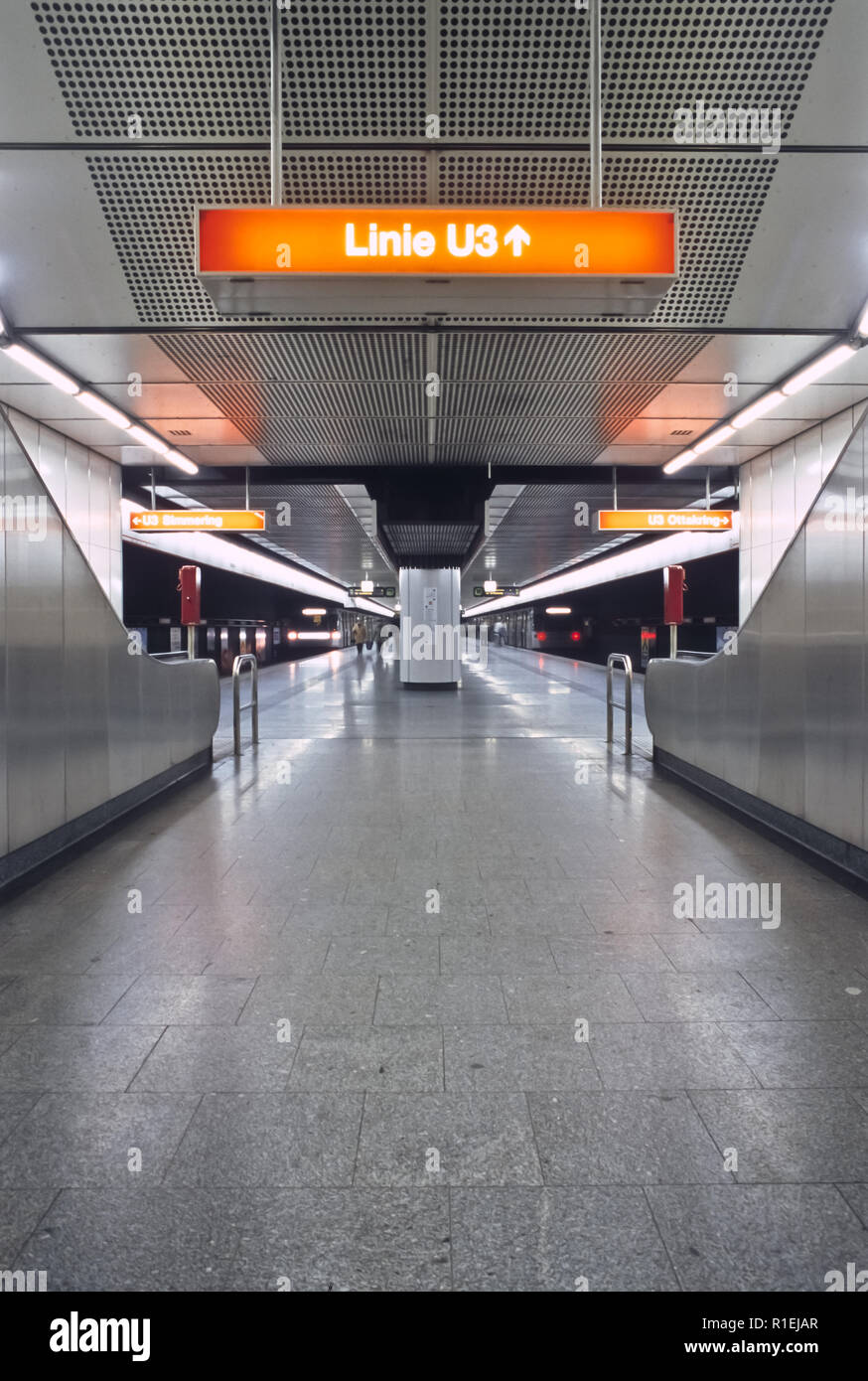 Wien, U-Bahn, U3 - Vienna, Subway Line U3 Stock Photo - Alamy