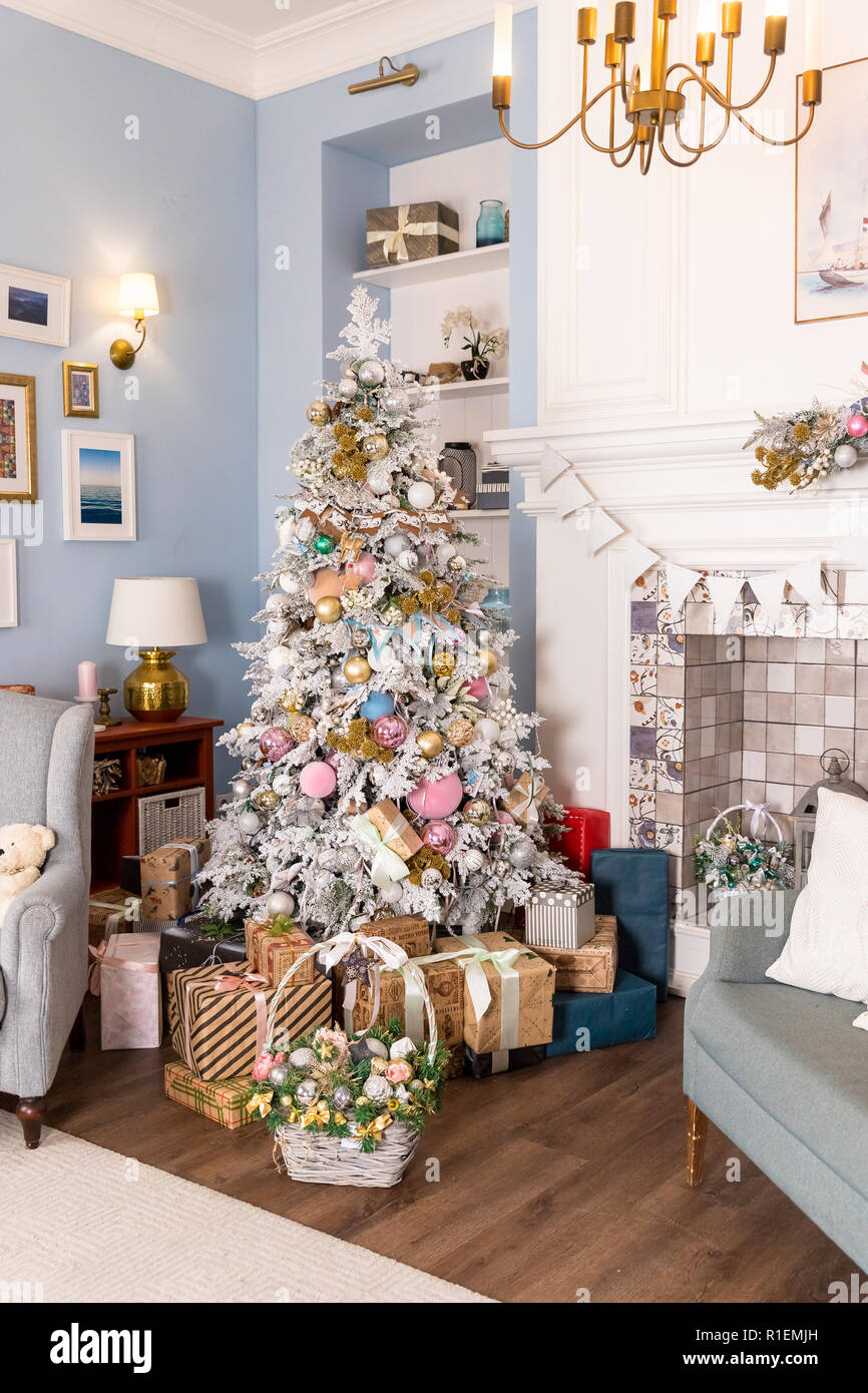 Beautiful christmas tree home hi-res stock photography and images - Alamy