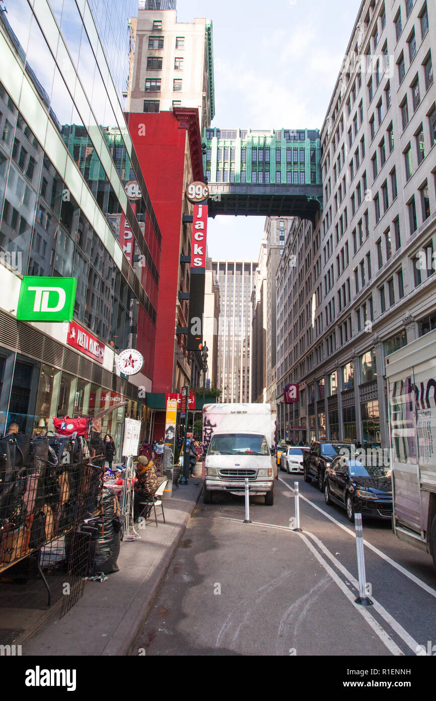 Gimbels new york city hires stock photography and images Alamy