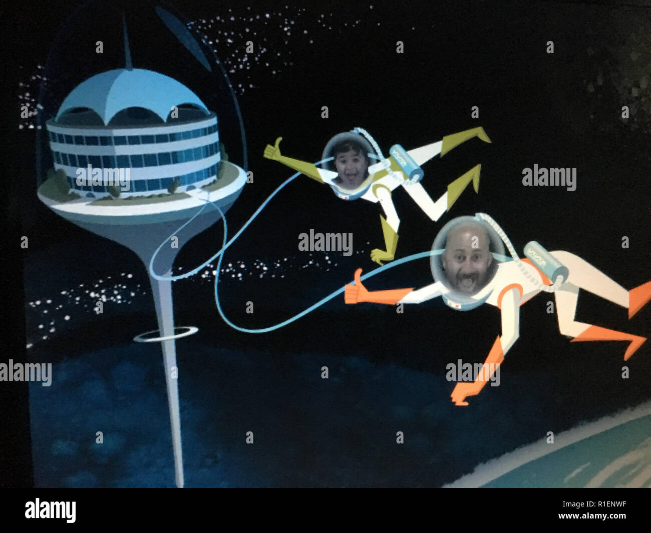 APRIL 25, 2018 - ORLANDO, FLORIDA: SPACESHIP EARTH RIDE INSIDE EPCOT DOME Stock Photo - Alamy APRIL 25, 2018 - ORLANDO, FLORIDA: SPACESHIP EARTH RIDE INSIDE EPCOT DOME Stock Photo - Alamy