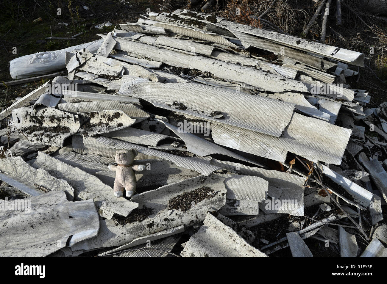 Asbestos waste hires stock photography and images Alamy