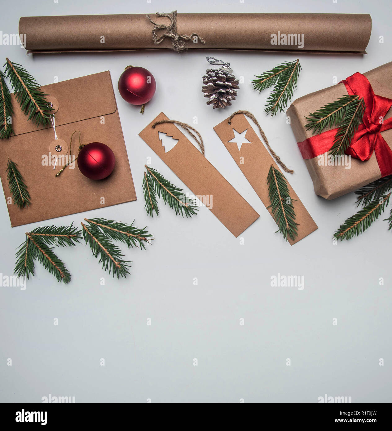 Gift wrapping paper hi-res stock photography and images - Alamy