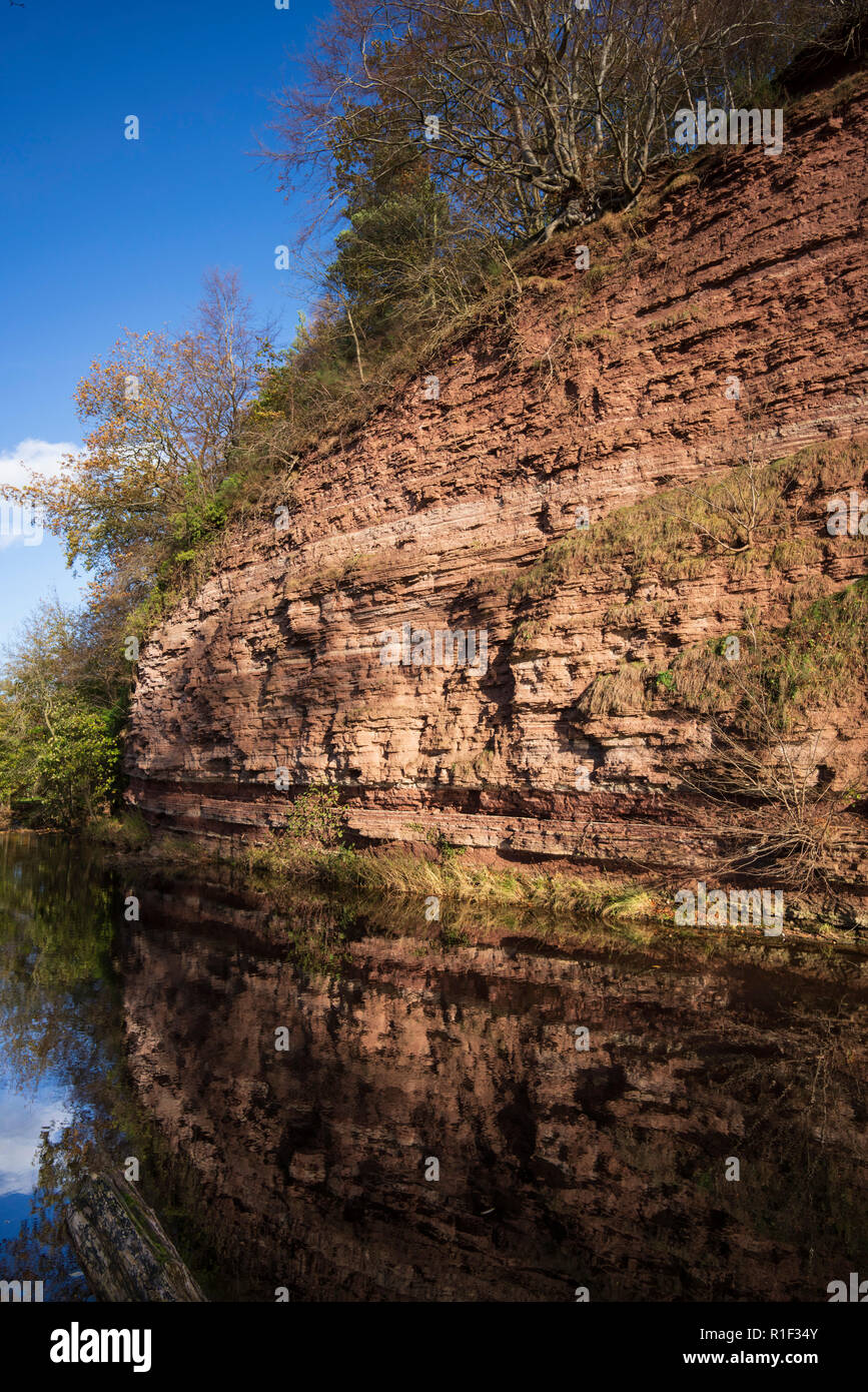 Old Red Devonian sandstone cliffs beside Jedwater river in Jedburgh, Scottish Borders UK - rocks helped make James Hutton the 'father of geology' Stock Photo