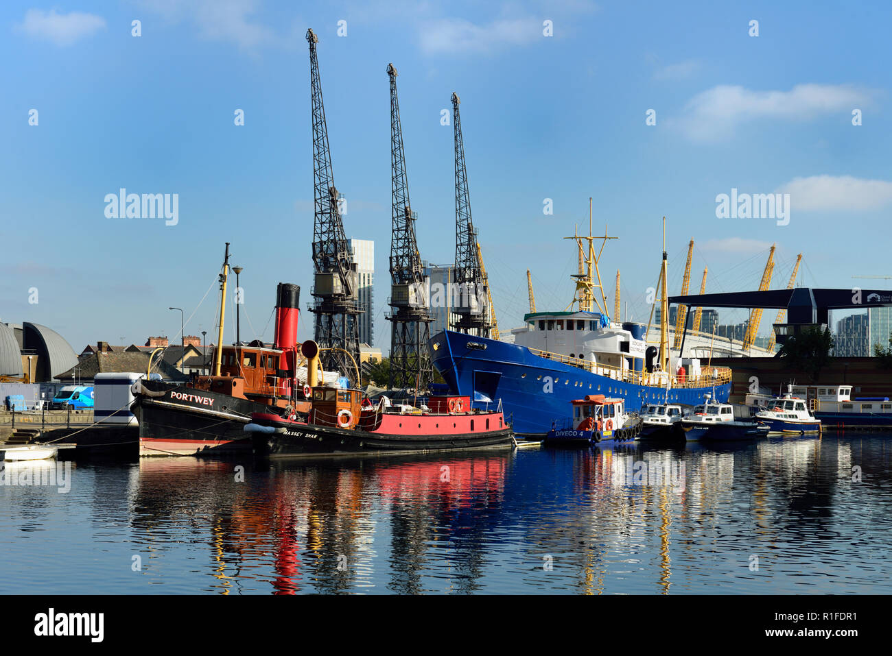 South Dock, West India Docks, Canary Wharf, Docklands, East London, United Kingdom Stock Photo