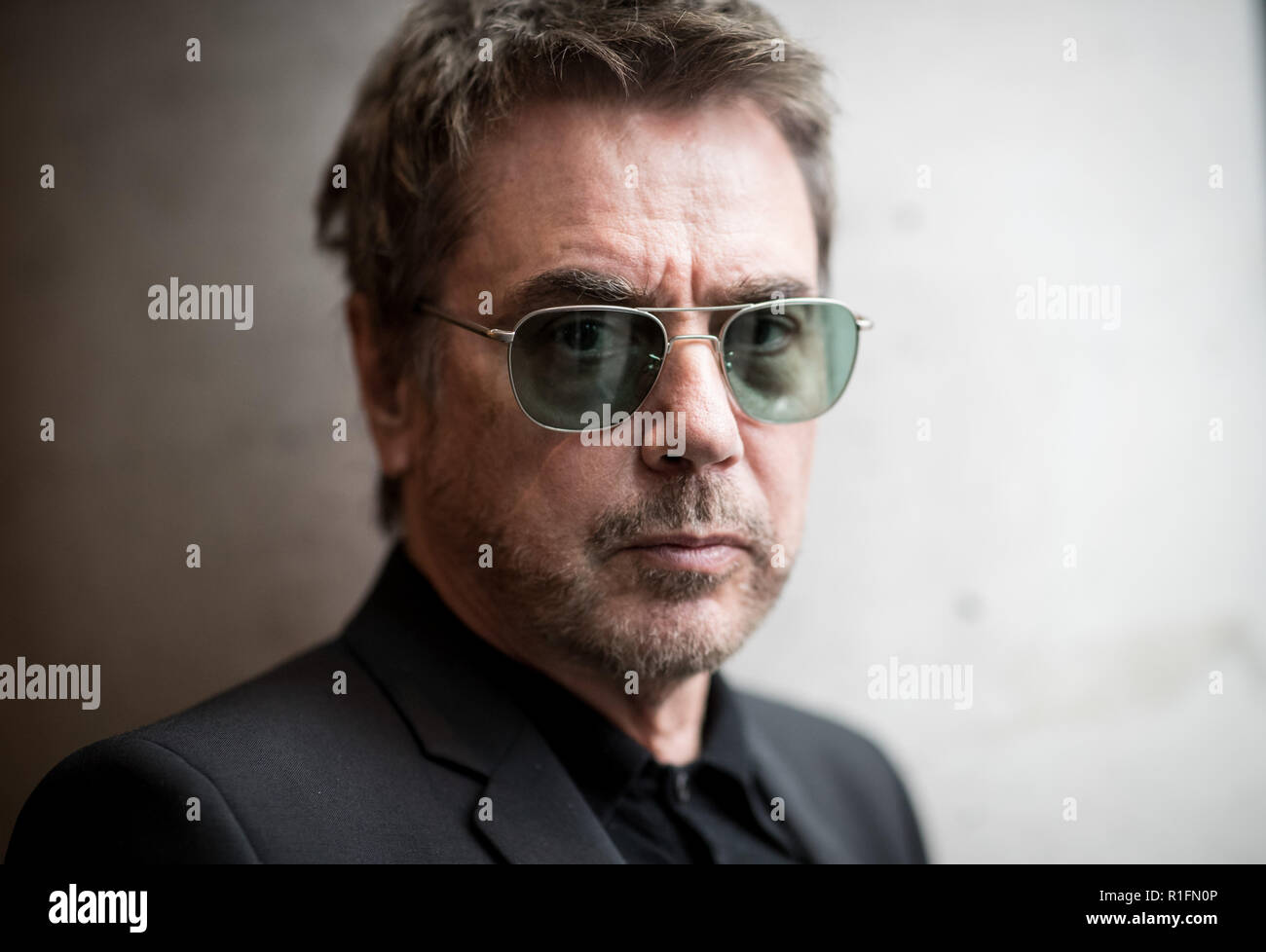 12 November 2018, Hamburg: The musician Jean-Michel Jarre is at a photo  shoot in front of a press conference on "Winter Of Moon" at Arte. From 6 to  20 January 2019, Arte