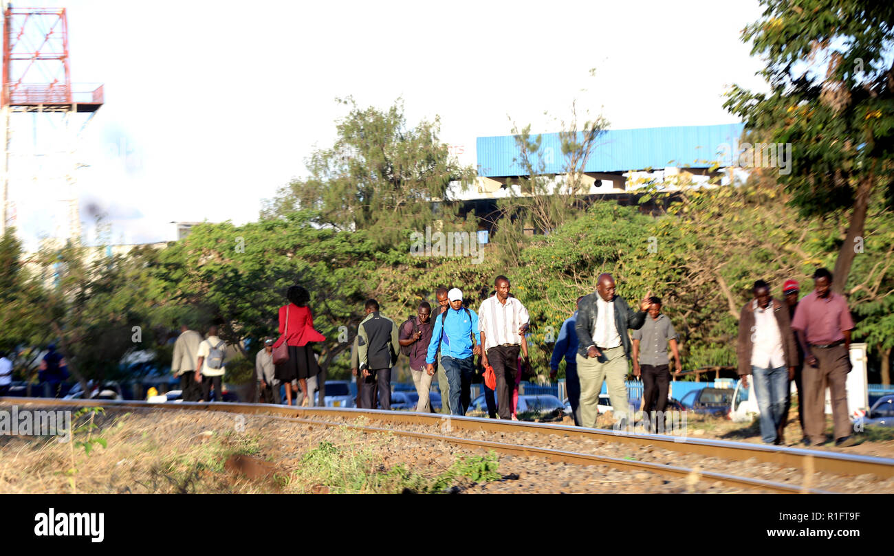 Nairobi, Kenya. 12th Nov, 2018. Kenyans are seen walking home as the