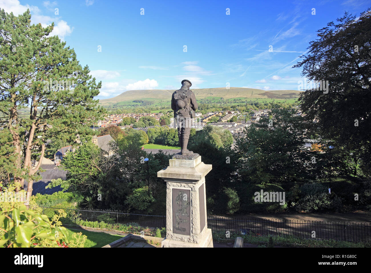 War Memorial with town of Clitheroe and Pendle Hill in background Stock Photo