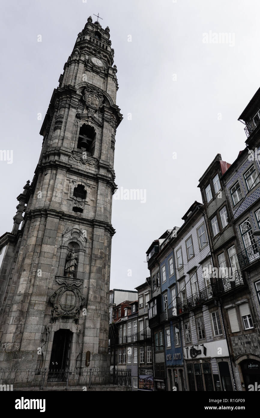 The Clérigos Church, Igreja dos Clérigos, is a Baroque church in the city of Porto, Portugal. Its tall bell tower, the Torre dos Clérigos, can be seen Stock Photo