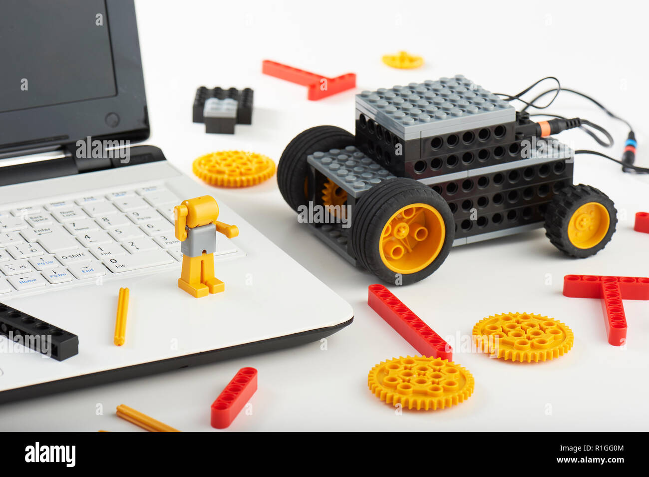 Programming image hi-res stock photography and images - Alamy