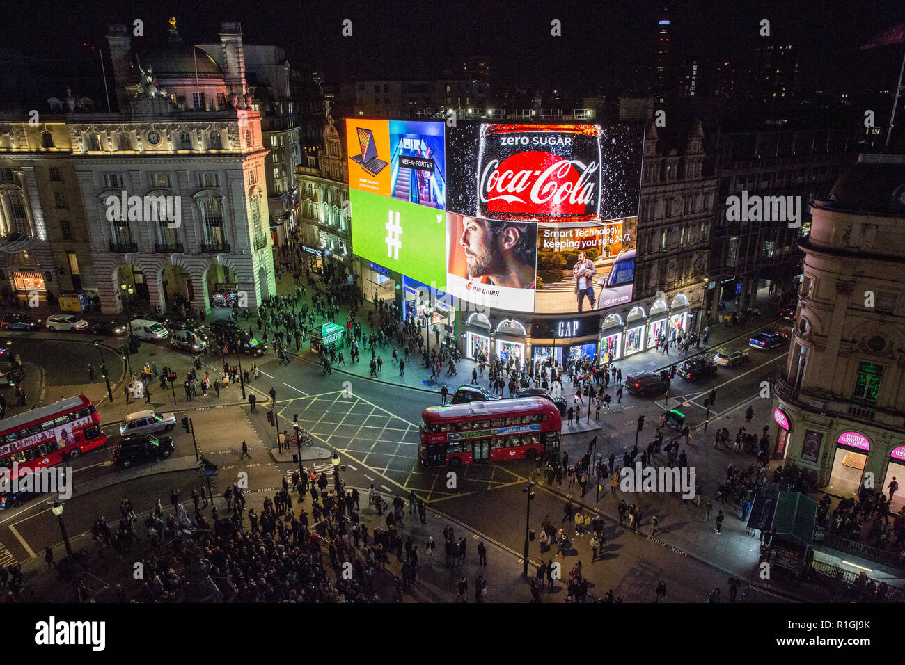 Get Piccadilly Circus London Screens Pictures