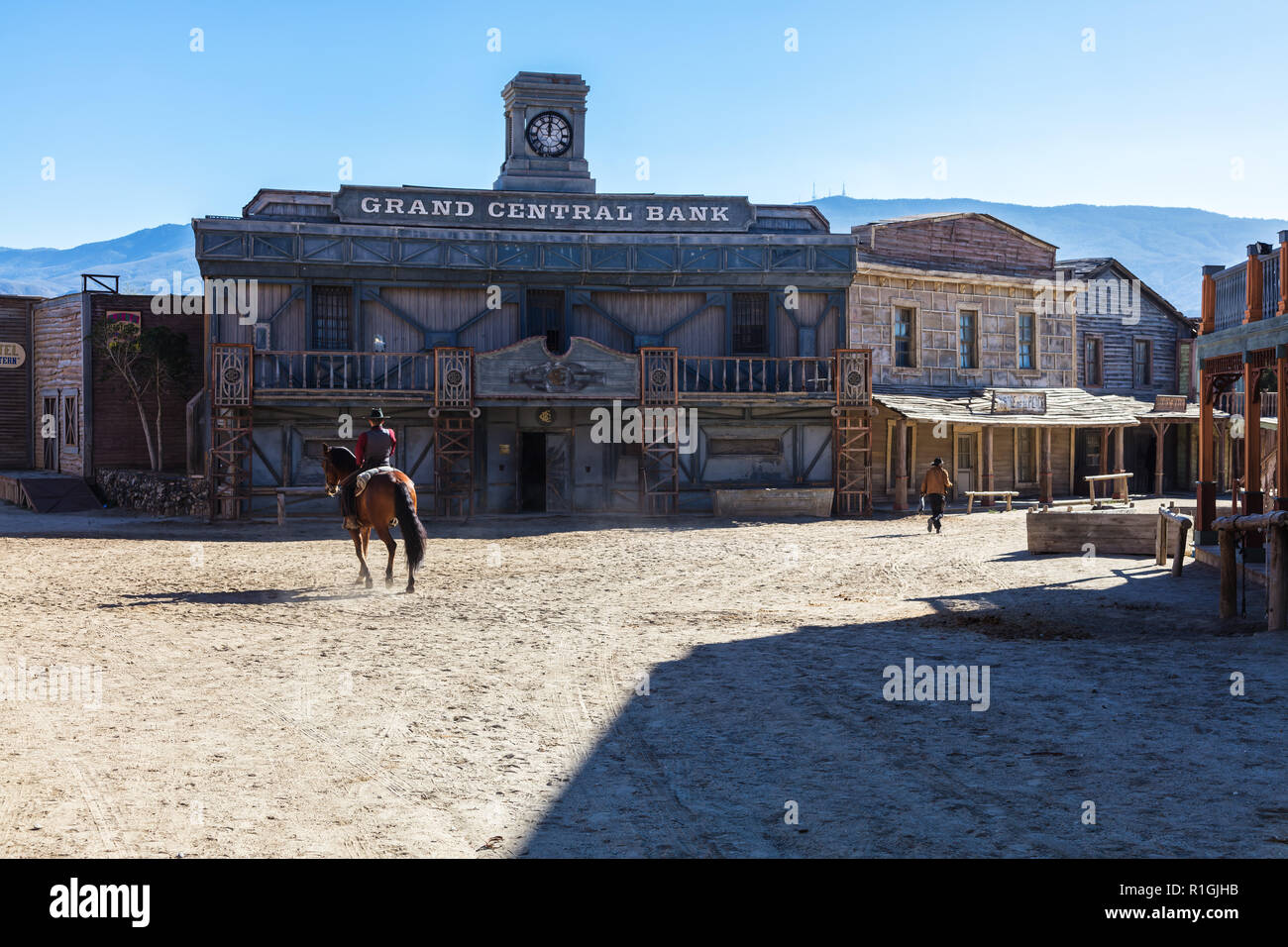 Portrait de cowboy sur porche sur wild west de cinéma, Fort Bravo,  Tabernas, Almeria, Espagne Photo Stock - Alamy