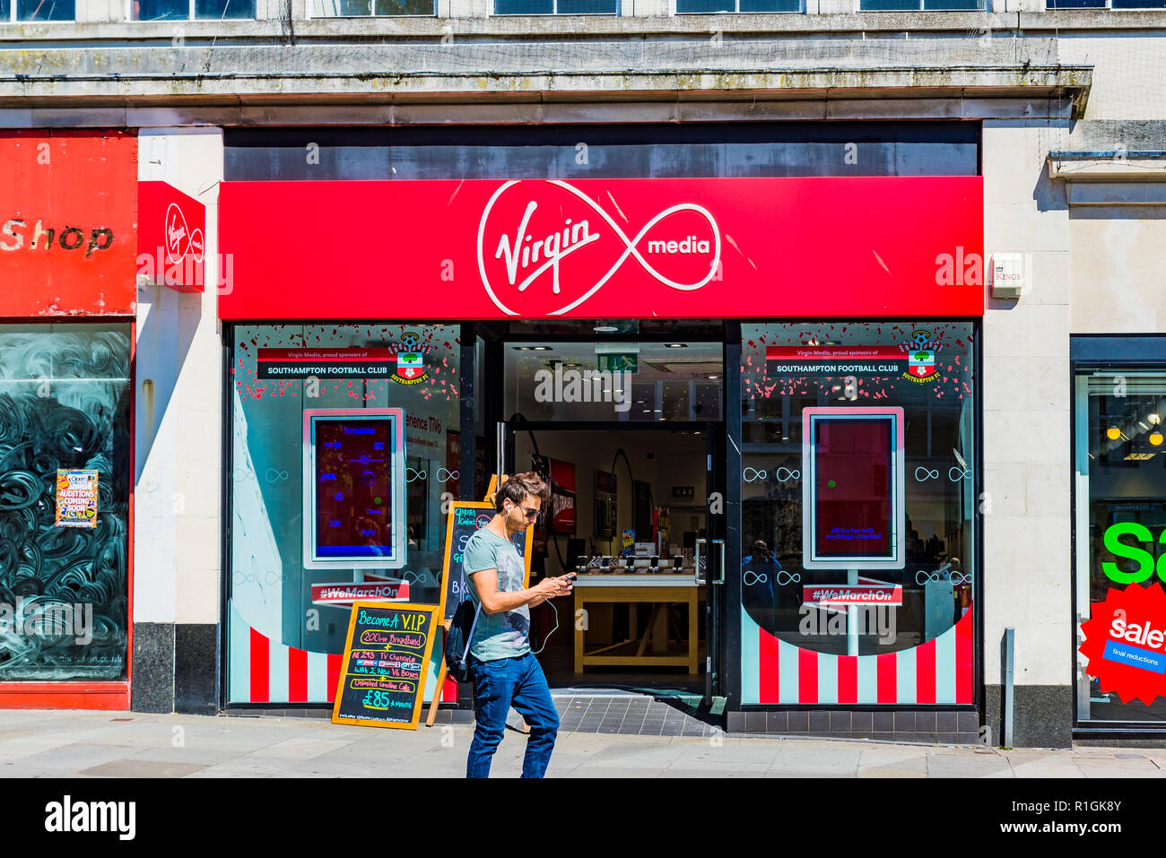 Virgin media shop hi-res stock photography and images - Alamy