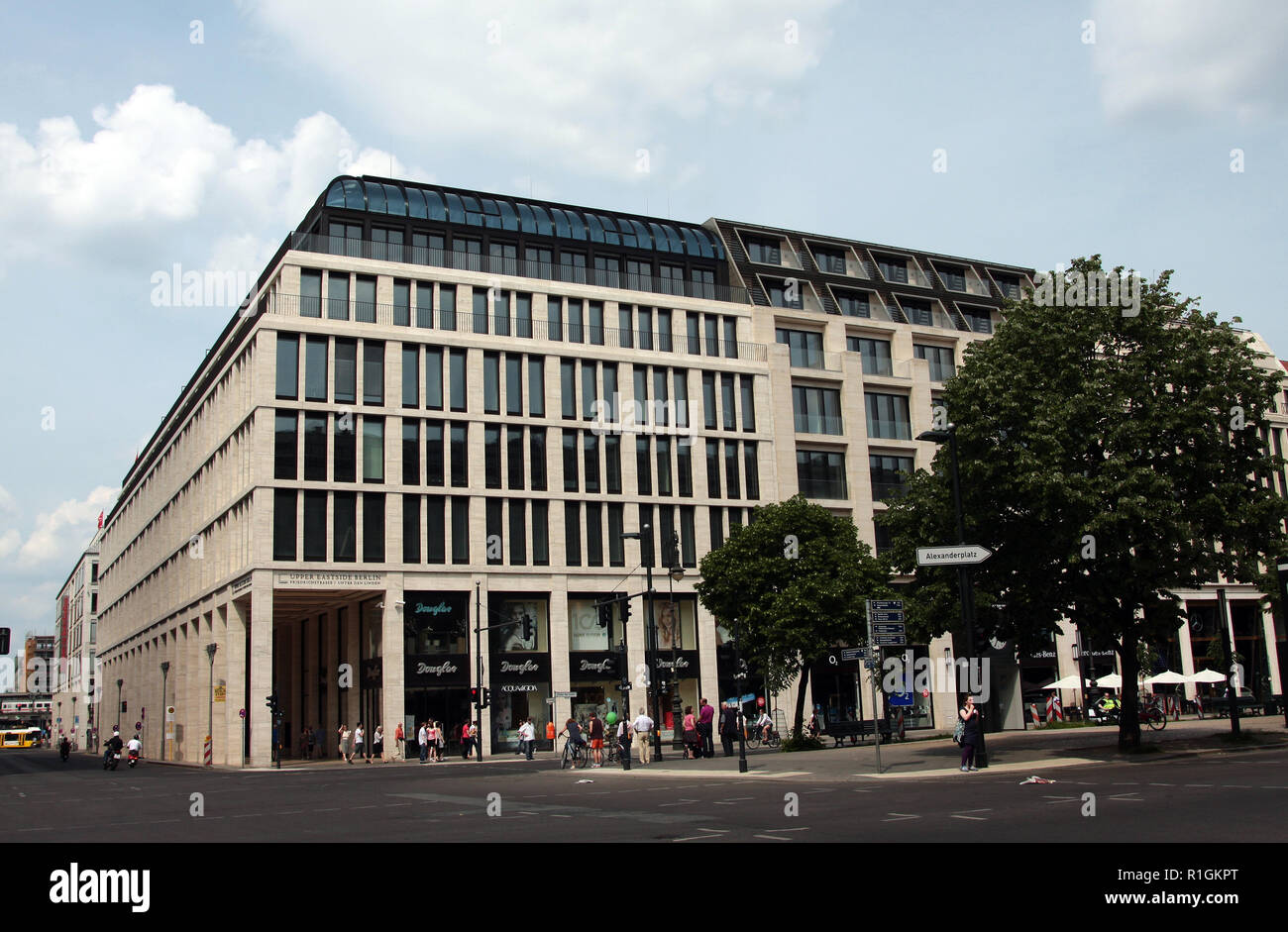 Berlin shops store hi-res stock photography and images - Alamy
