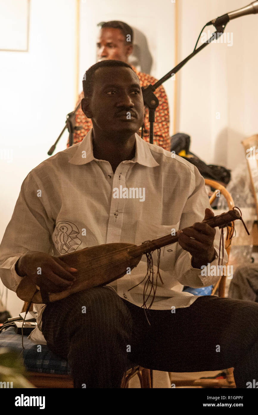 Mali musician Bassekou Kouyaté (Bassekou Kouyate) playing ngoni. Stock Photo