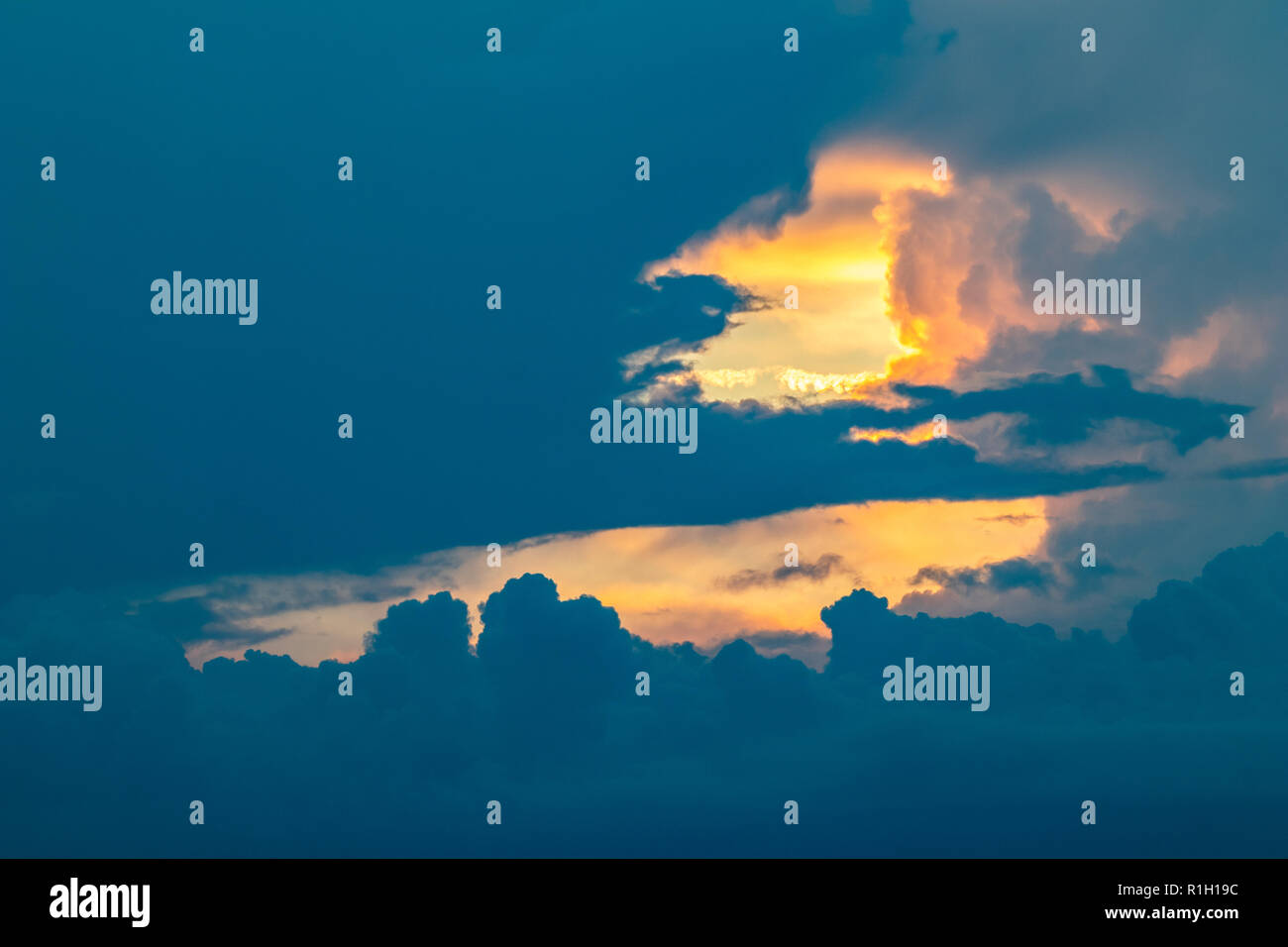 Dramatic golden hour sky with beautiful clouds, colorful cloudscape ...