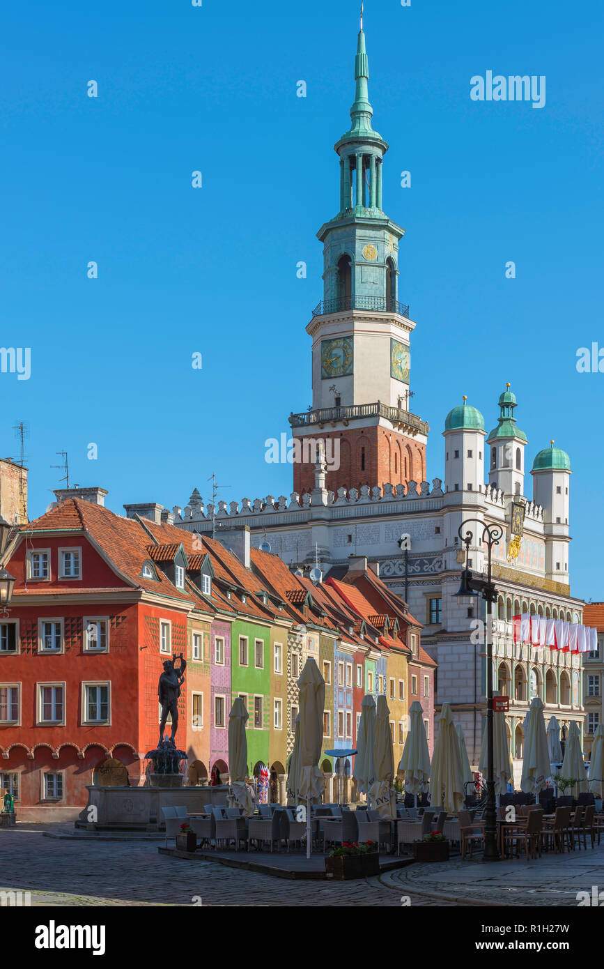 Poznan Market Square, view of the Fish Sellers' Houses and the renaissance Town Hall in Market Square (Stary Rynek), Poznan Old Town, Poland. Stock Photo