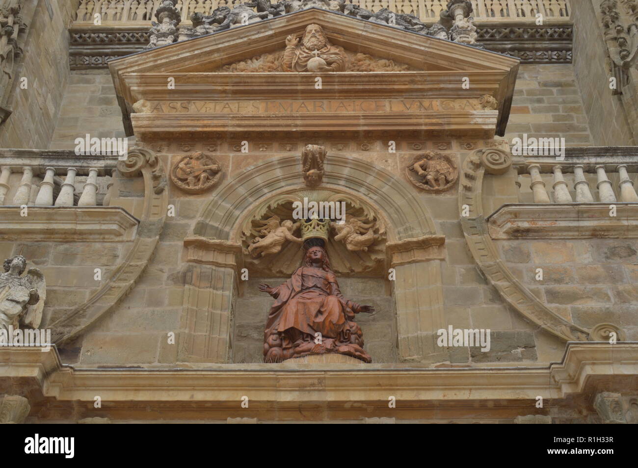 Carving Of The Virgin Mary On The Main Facade Of The Cathedral In Astorga. Architecture, History, Camino De Santiago, Travel, Street Photography. Nove Stock Photo