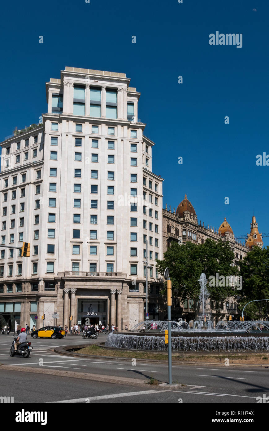 Clothing store in spain hi-res stock photography and images - Page 5 - Alamy