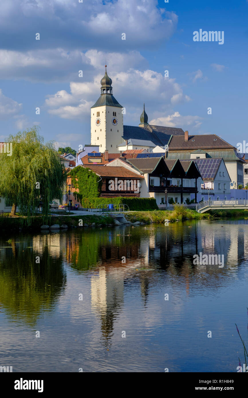 River Regen, Church of St. Michael in Regen, Bavarian Forest, Lower Bavaria, Bavaria, Germany Stock Photo