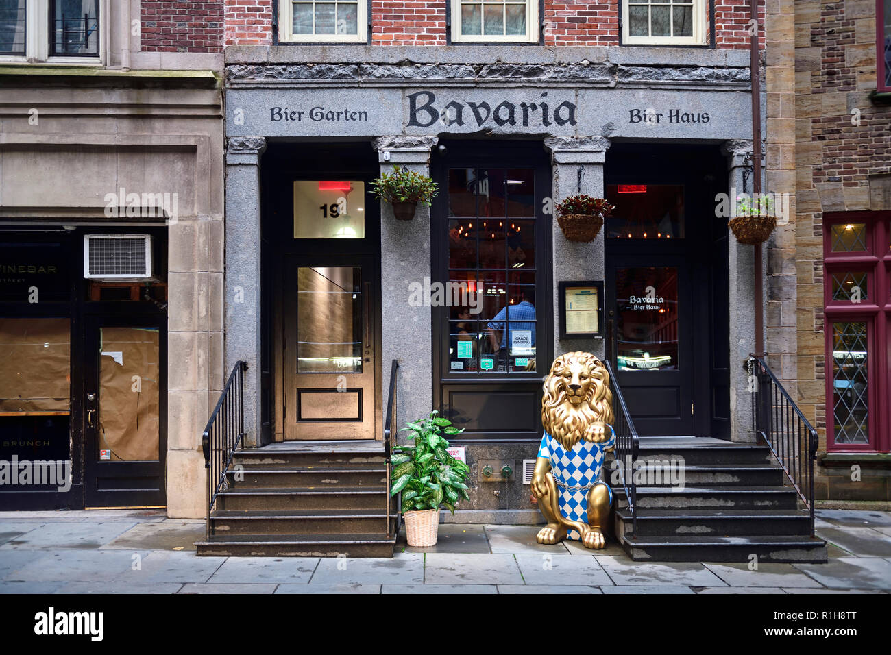 Bavaria Beer House, Wall Street, Finance District, Manhattan, New York City, USA Stock Photo