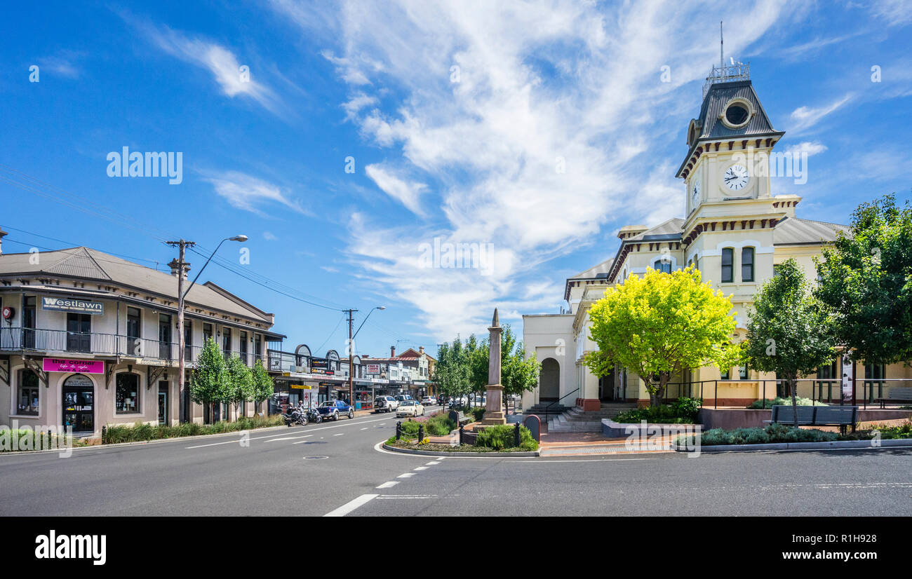 view of historic Italianate Tenterfield Post Office with parapeted colonade and its characteristic three-storey clock tower, Tenterfield, New England  Stock Photo