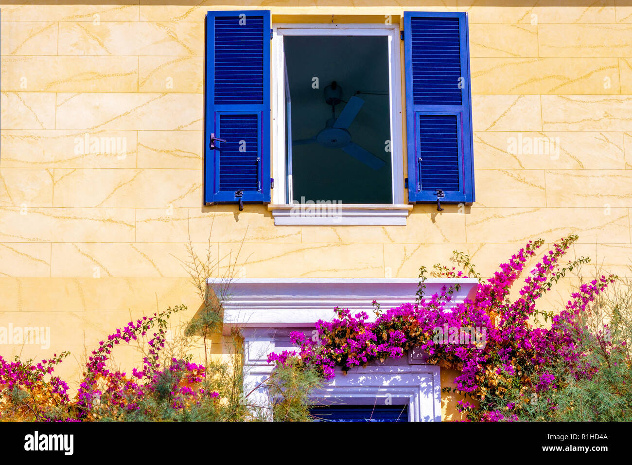 White Stone Brick House High Resolution Stock Photography and Images