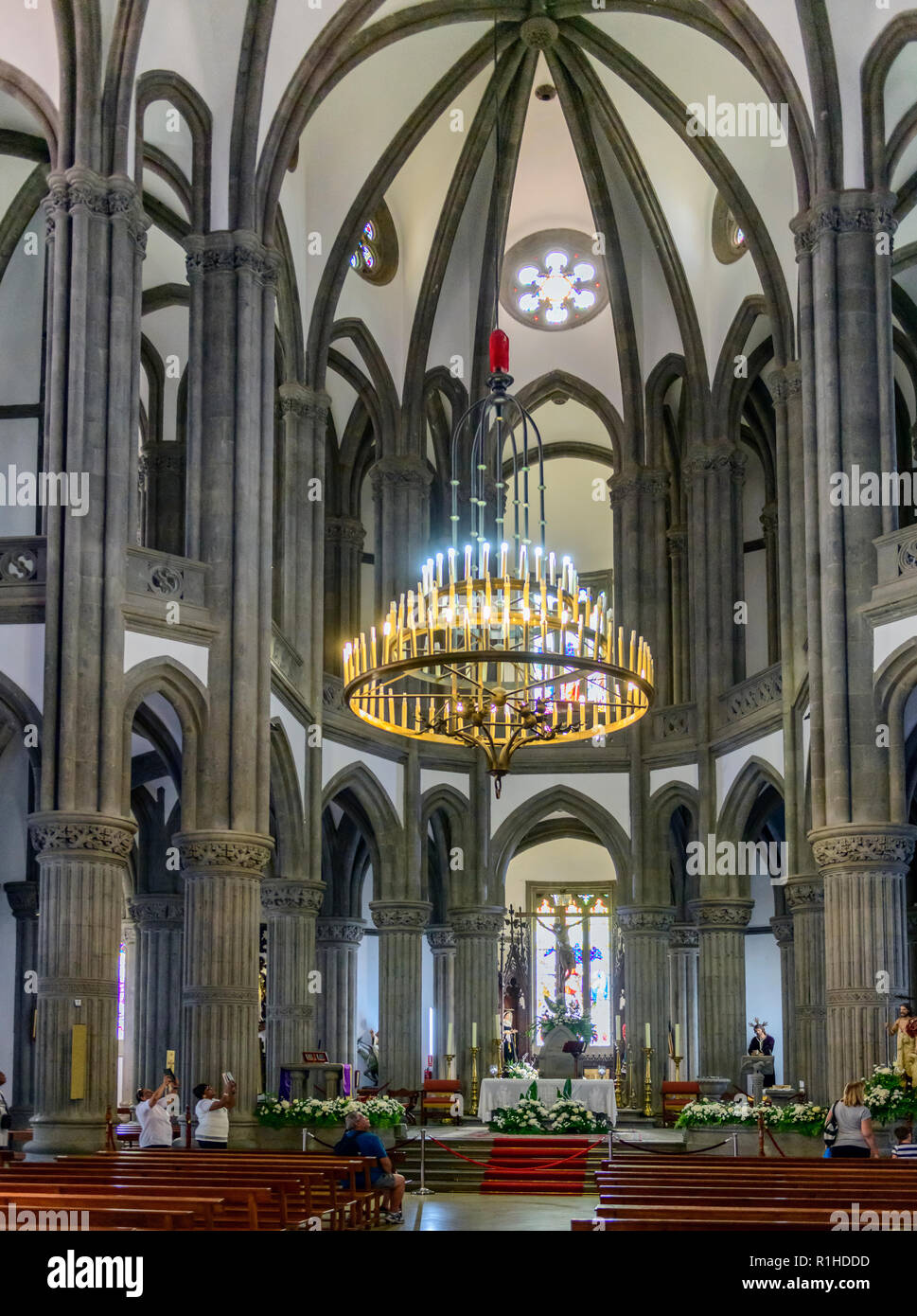 interior-of-the-gothic-parish-church-of-san-juan-bautista-arucas-gran