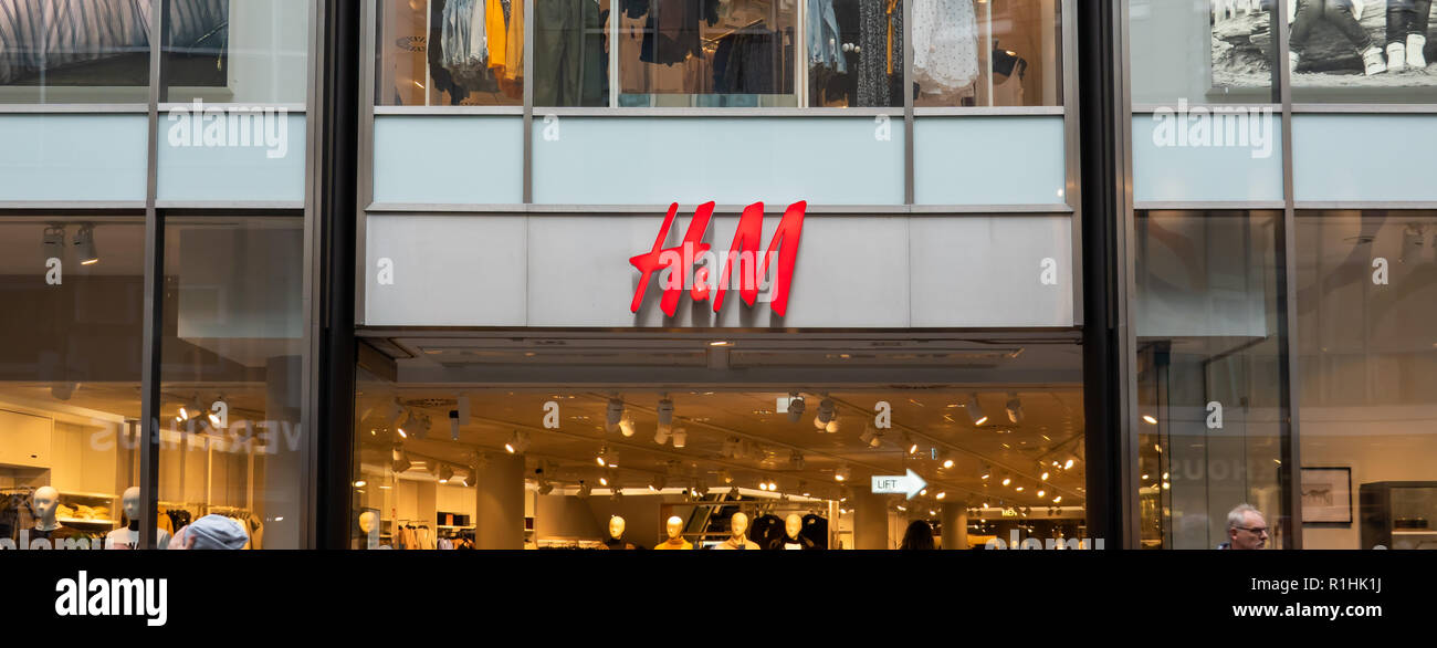 Hennes and mauritz hi-res stock photography and images - Alamy