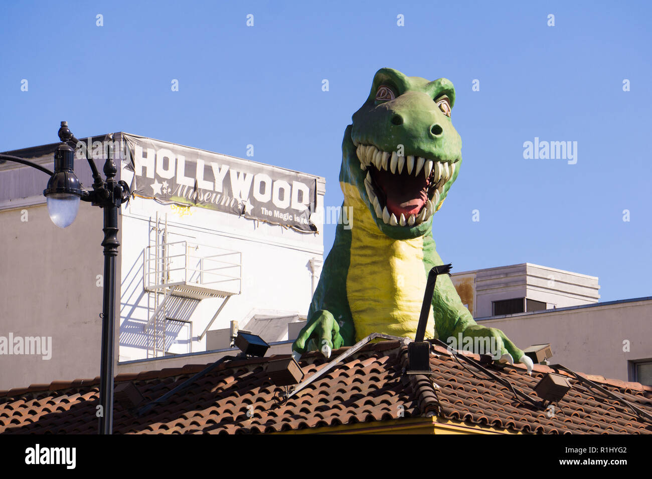 The dinosaur on top of Riplely's Believe it or Not in Hollywood Boulevard Stock Photo