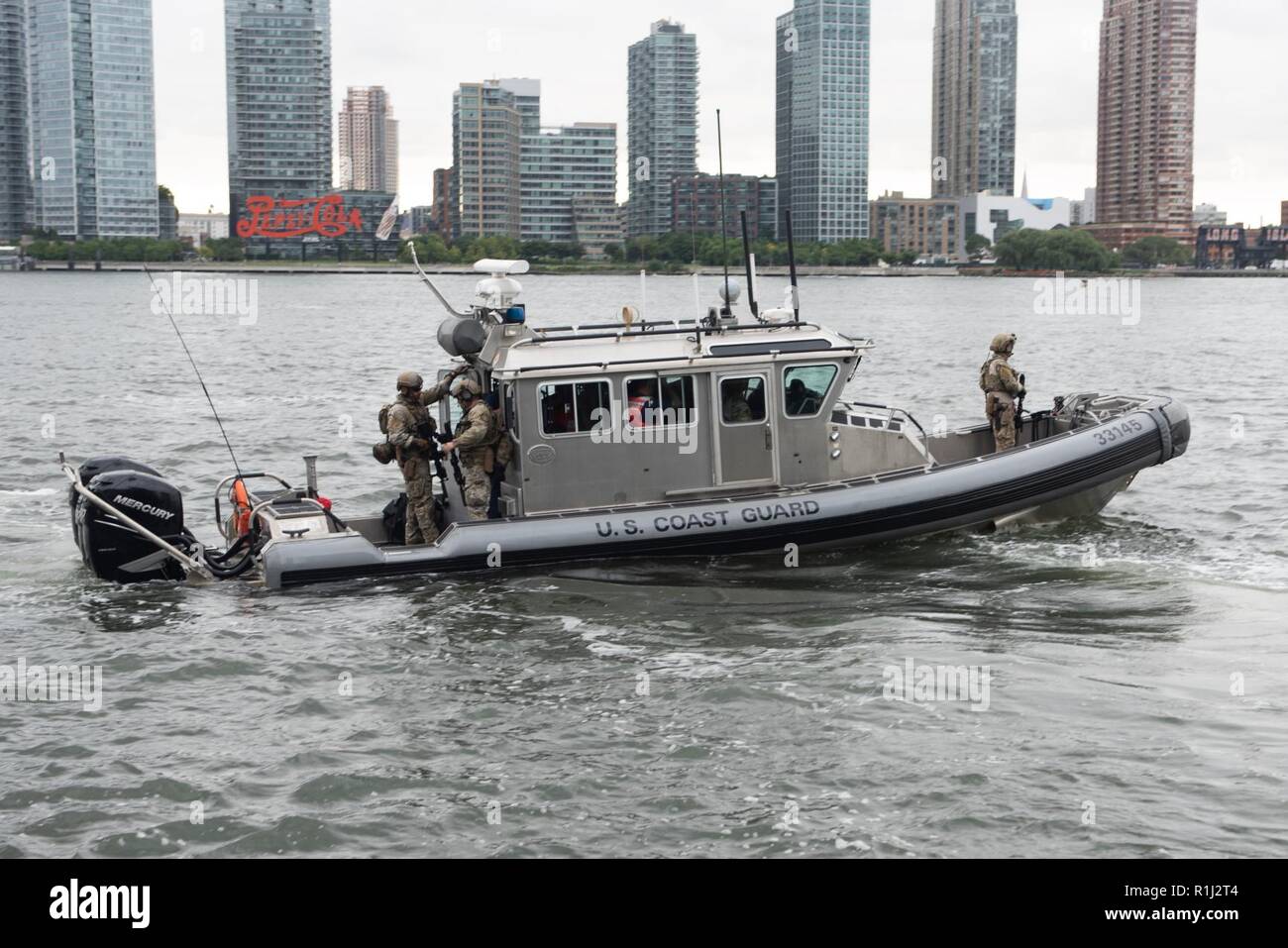 NEW YORK – Coast Guard crewmembers aboard a 33-foot Special 