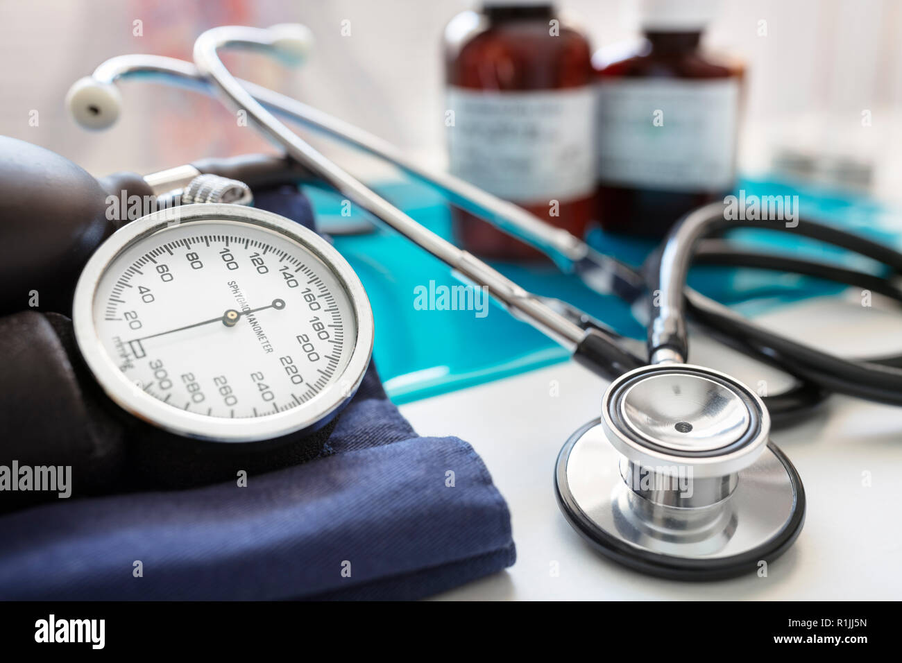 Sphygmomanometer blood pressure gauge and stethoscope Stock Photo Alamy