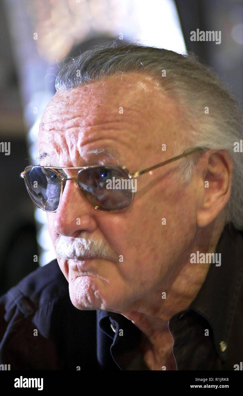 Los Angeles, California, USA. 13th May, 2004. (dpa) - Stan Lee, comic legend of Marvel publishing house, pictured during an autographing session at the 'Electronic Entertainment Expo' (E3), trade fair for video and computer games, in Los Angeles, California, USA, 13 May 2004. Lee is the creator of known comic heros such as 'Spider-Man', 'X-Men', 'The Hulk', 'The Fantastic Four' and 'Daredevil'. | usage worldwide Credit: dpa/Alamy Live News Stock Photo