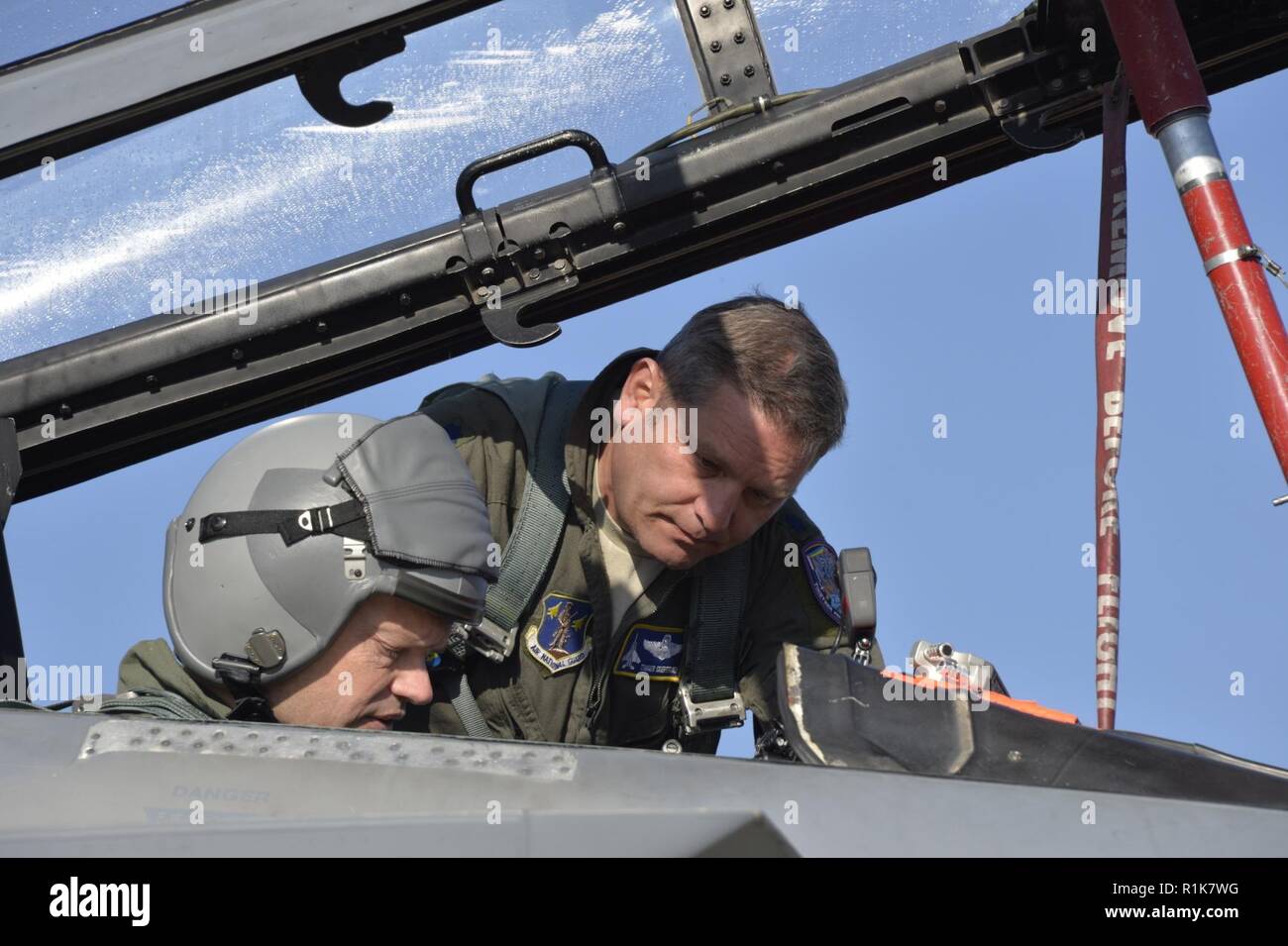 Page 2 Us Air Force Pilot Gives High Resolution Stock Photography And Images Alamy