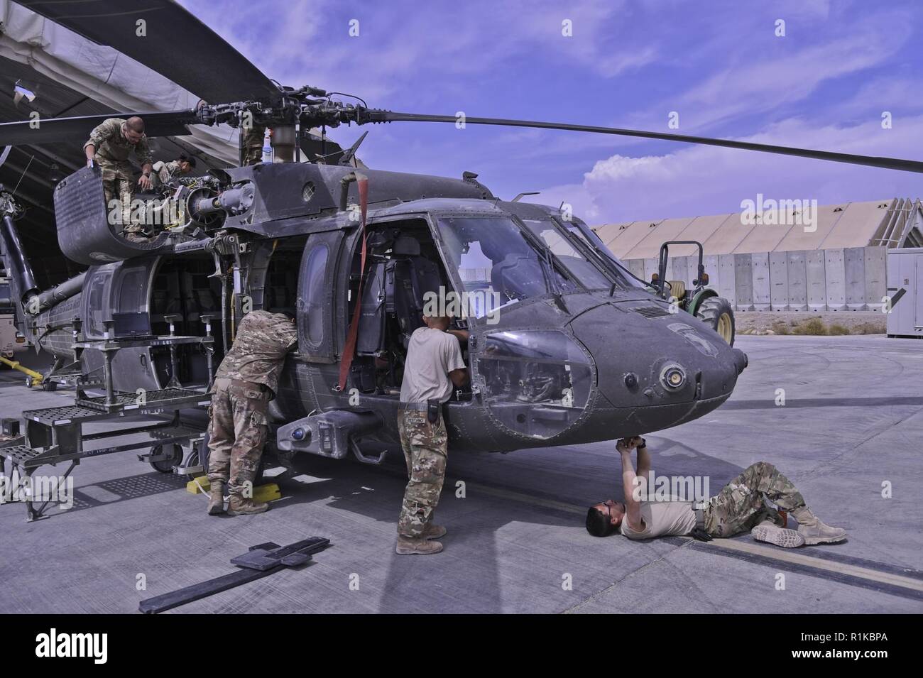 U.S. Army Soldiers assigned to Task Force Eagle Assault perform ...
