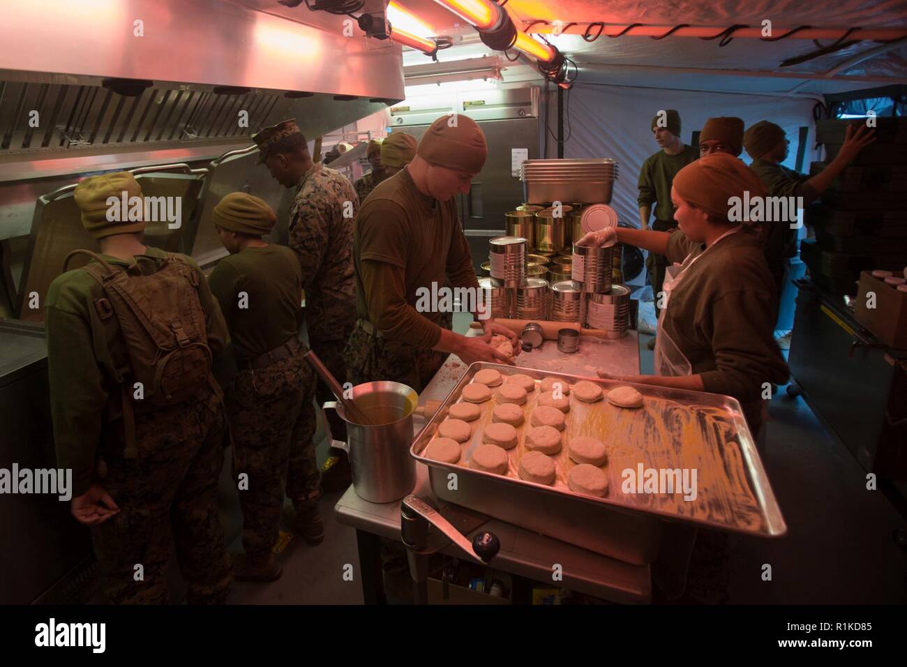 Expeditionary field kitchen hi-res stock photography and images - Alamy