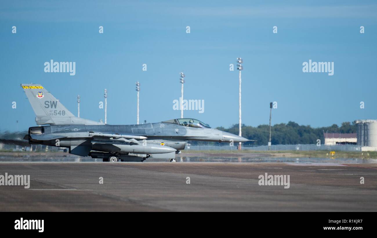 An F-16 Fighting Falcon from Shaw Air Force Base, S.C., prepares to ...