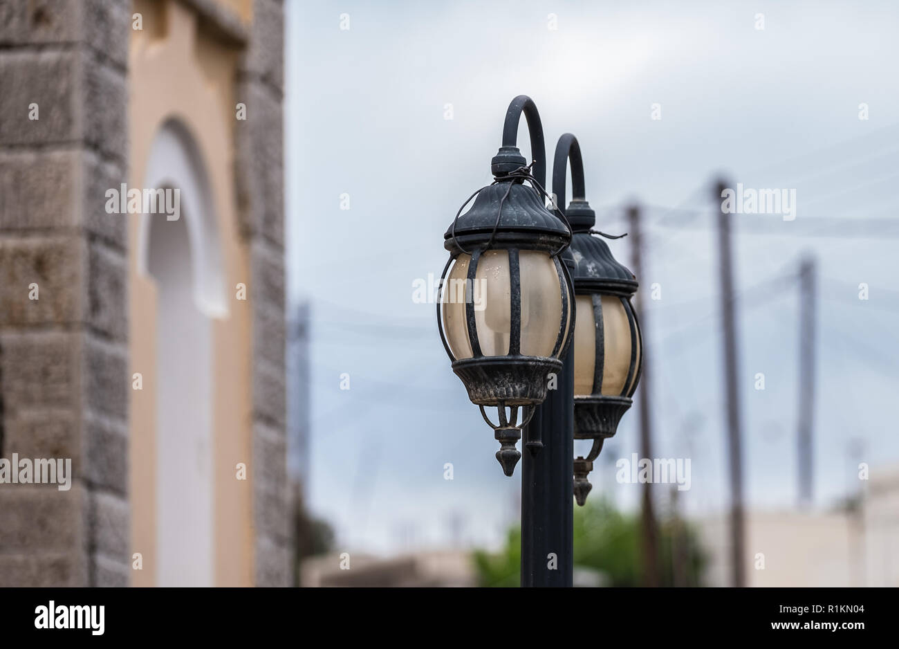 Antique street lanterns hi-res stock photography and images - Alamy