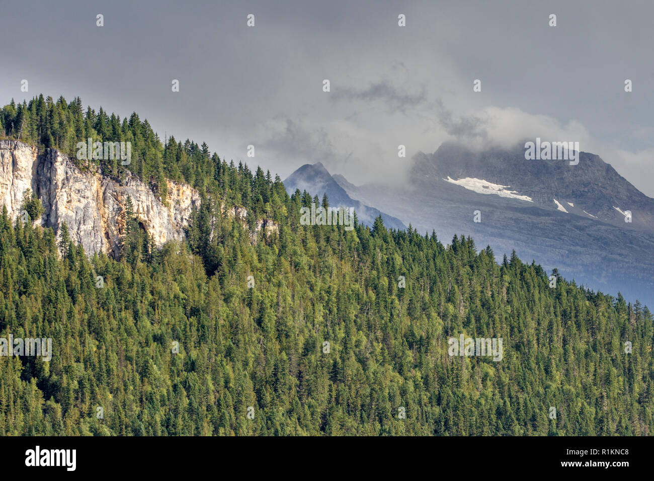 Views to the distant mountains in the Williams Lake area, Cariboo Mountains Park, British Columbia, Canada Stock Photo