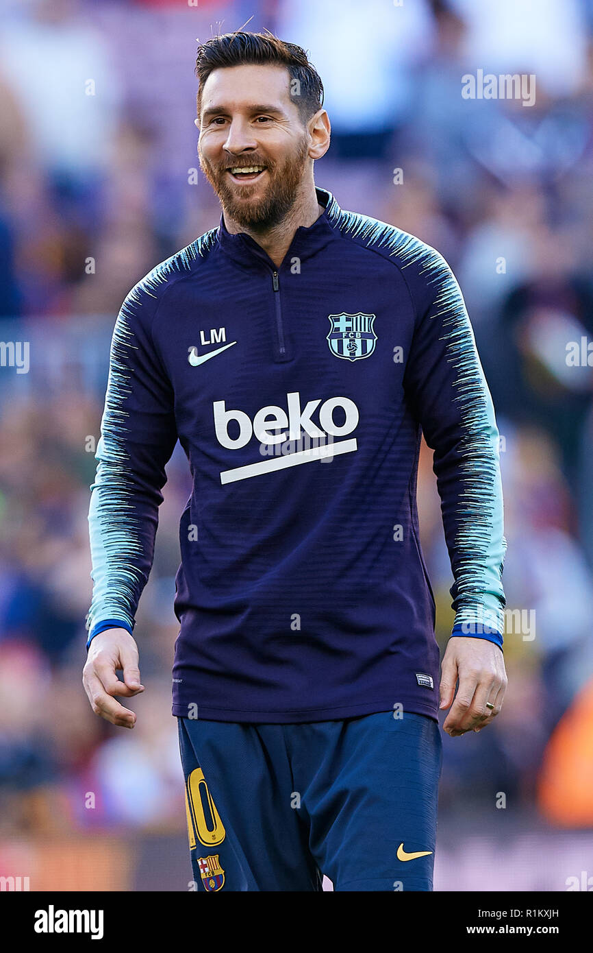 BARCELONA, SPAIN - NOVEMBER 11: Leo Messi of FC Barcelona smiles prior to  the La Liga match between FC Barcelona and Real Betis Balompie at Camp Nou  on November 11, 2018 in