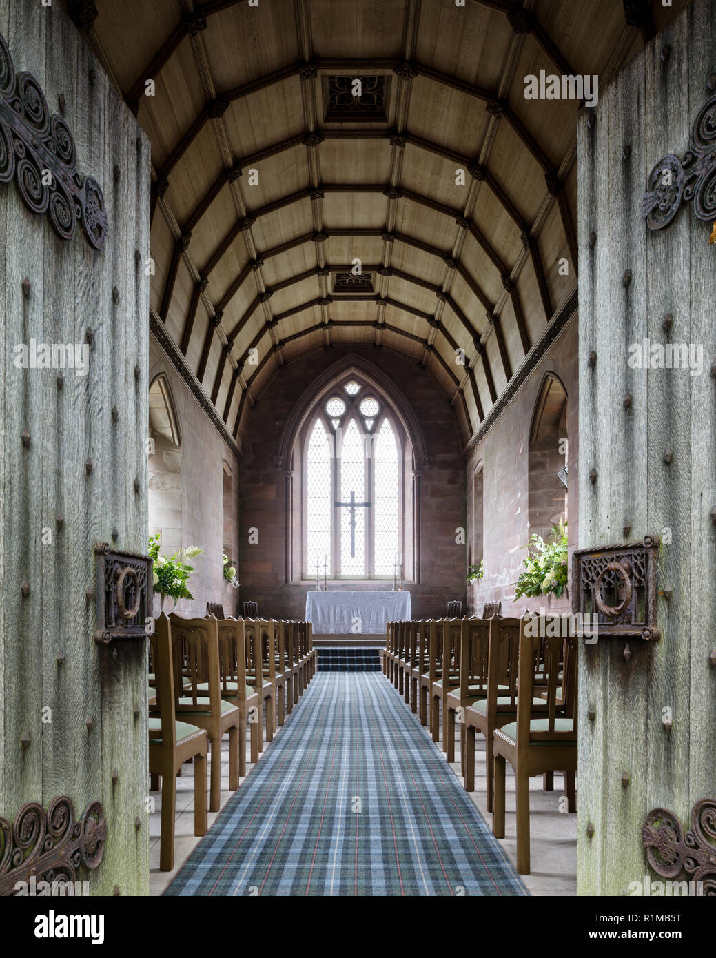 Church doors open hi-res stock photography and images - Alamy