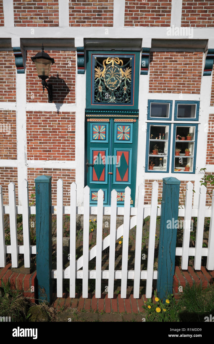Old Farmhouse door at Este-dike, Jork-Koenigreich, Altes Land, Lower Saxony, Germany, Europe Stock Photo
