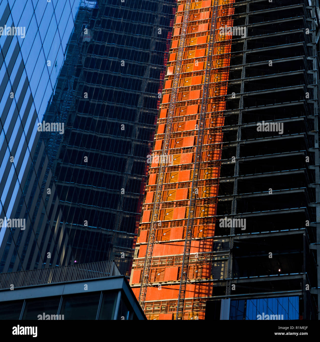 Skyscraper new york construction hi-res stock photography and images ...