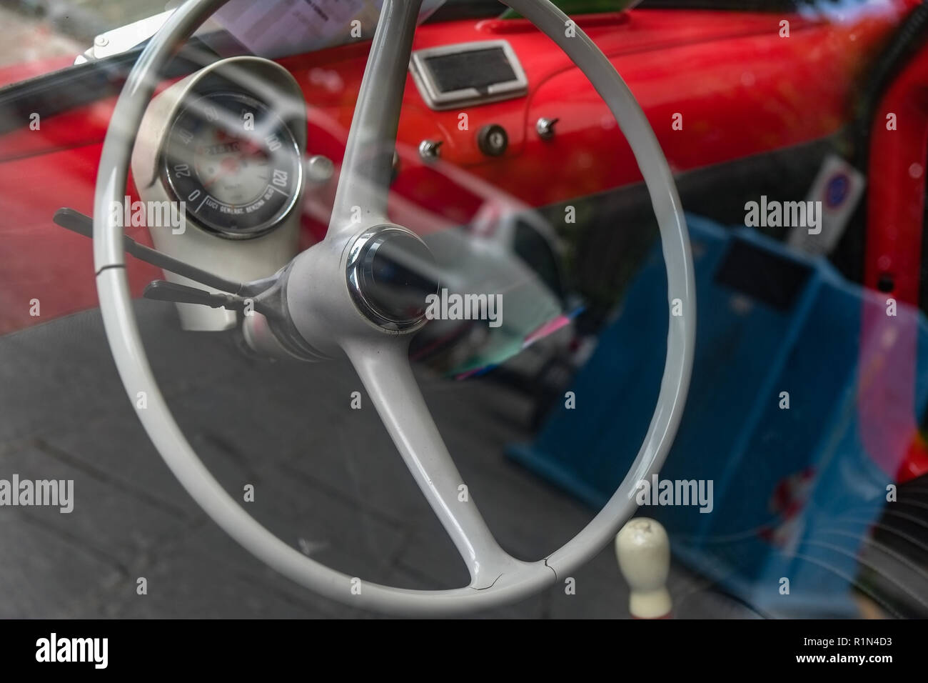 Fiat 500 interior hi-res stock photography and images - Alamy